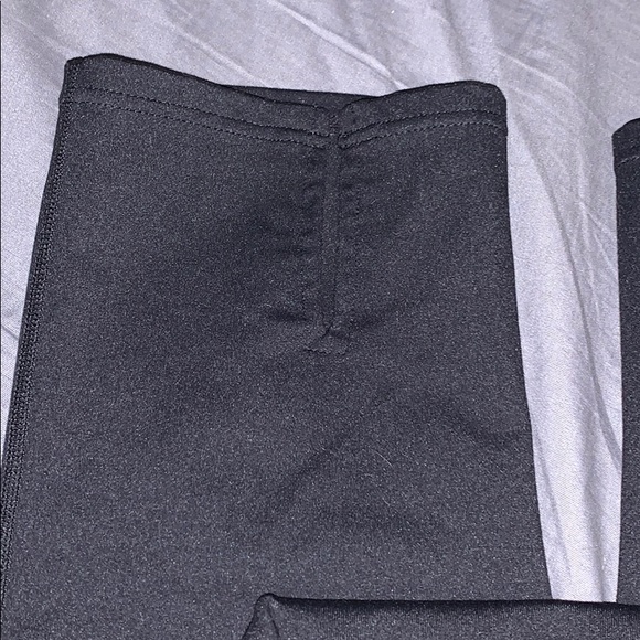 Xersion Slim Fit workout capris - Picture 3 of 4